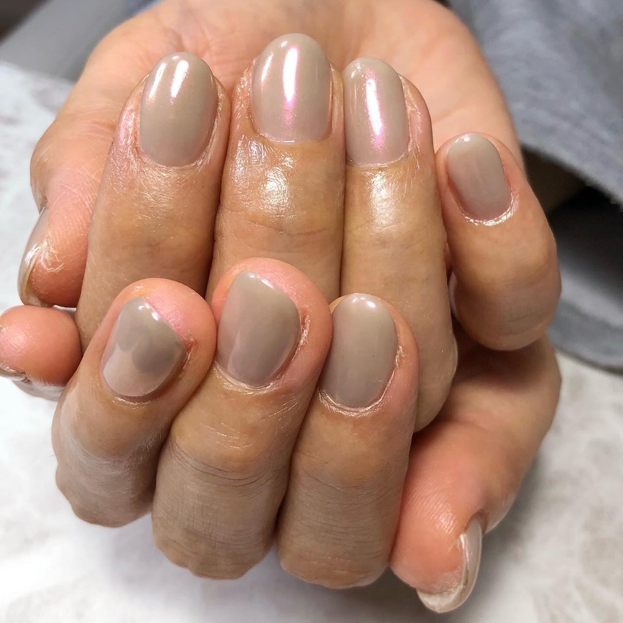 オールシーズン ハンド ワンカラー ミディアム グレージュ Nail Salon C のネイルデザイン No ネイルブック