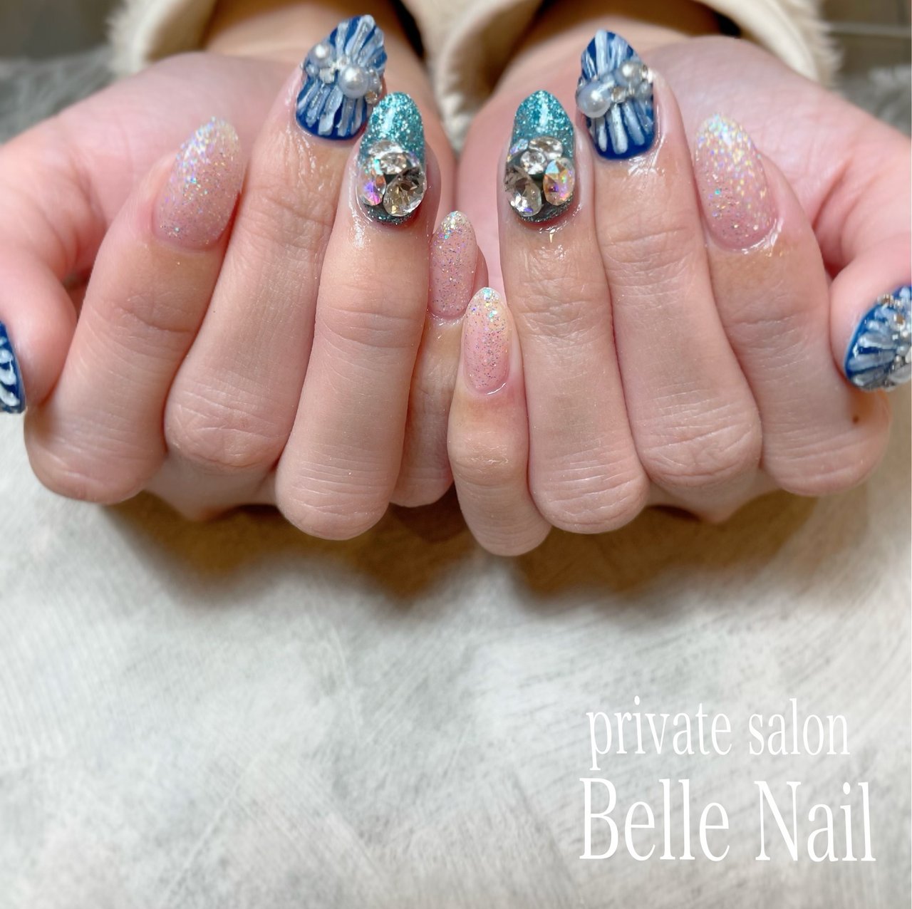 秋 冬 オールシーズン ハンド ビジュー Belle Nail Akiのネイルデザイン No ネイルブック