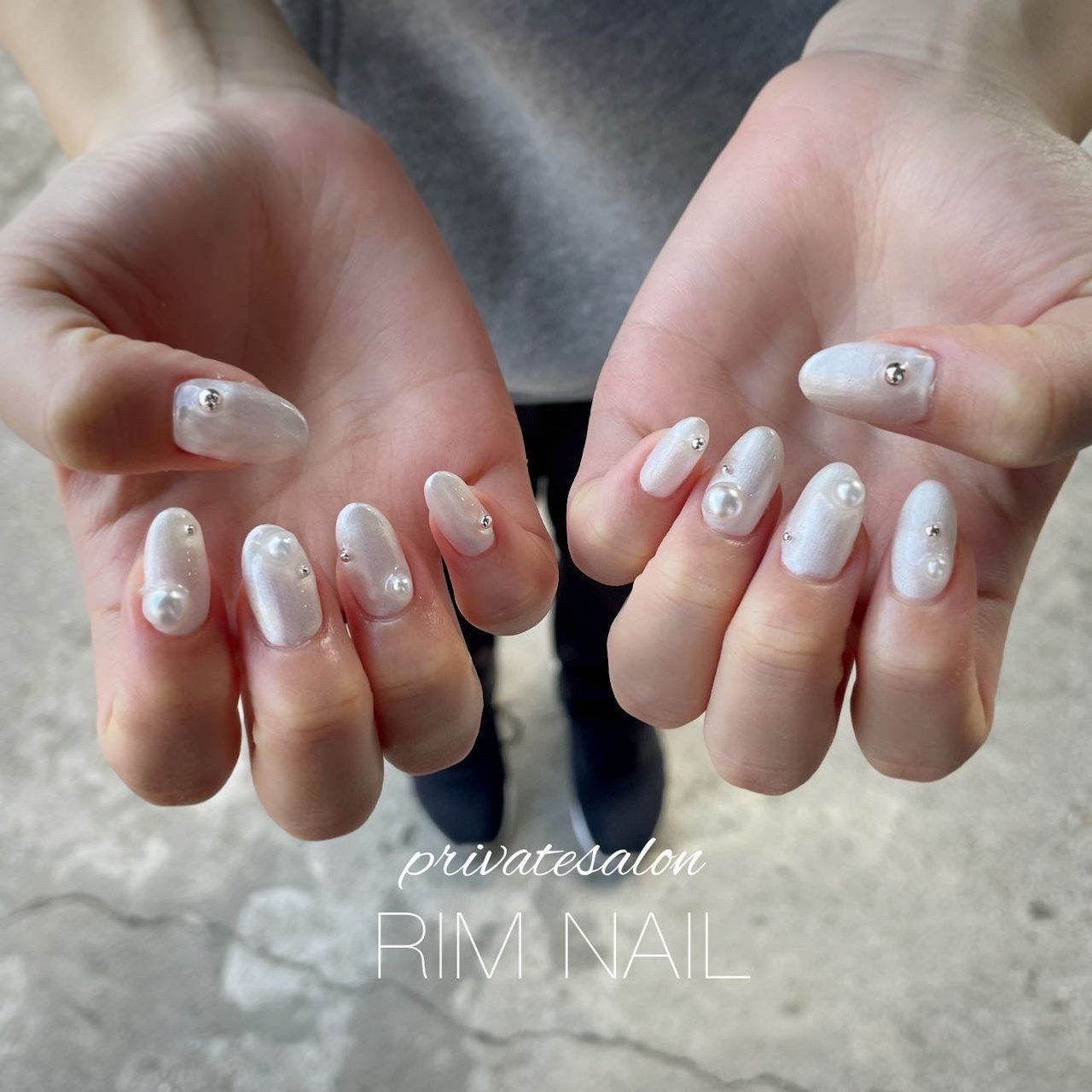 冬 ハンド シンプル パール ミディアム Privatesalon Rim Nailのネイルデザイン No ネイルブック