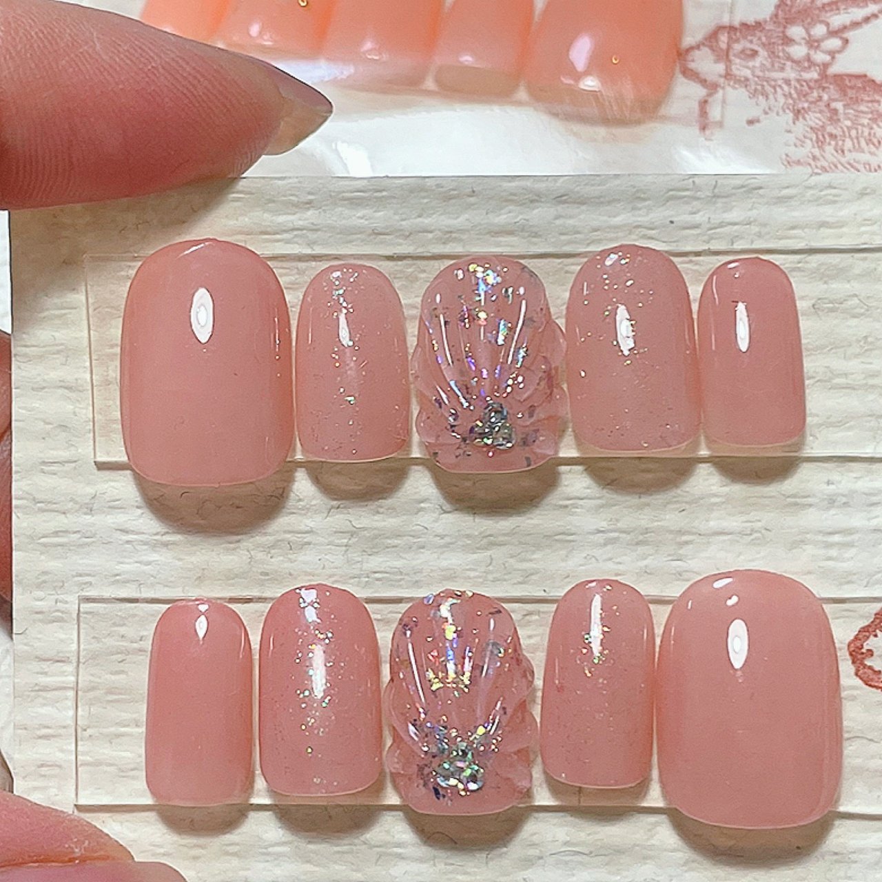 オールシーズン 人魚の鱗 ショート ピンク ジェルネイル 葛西 マーブルアイル Nailsalon Marble Ail のネイル デザイン No ネイルブック