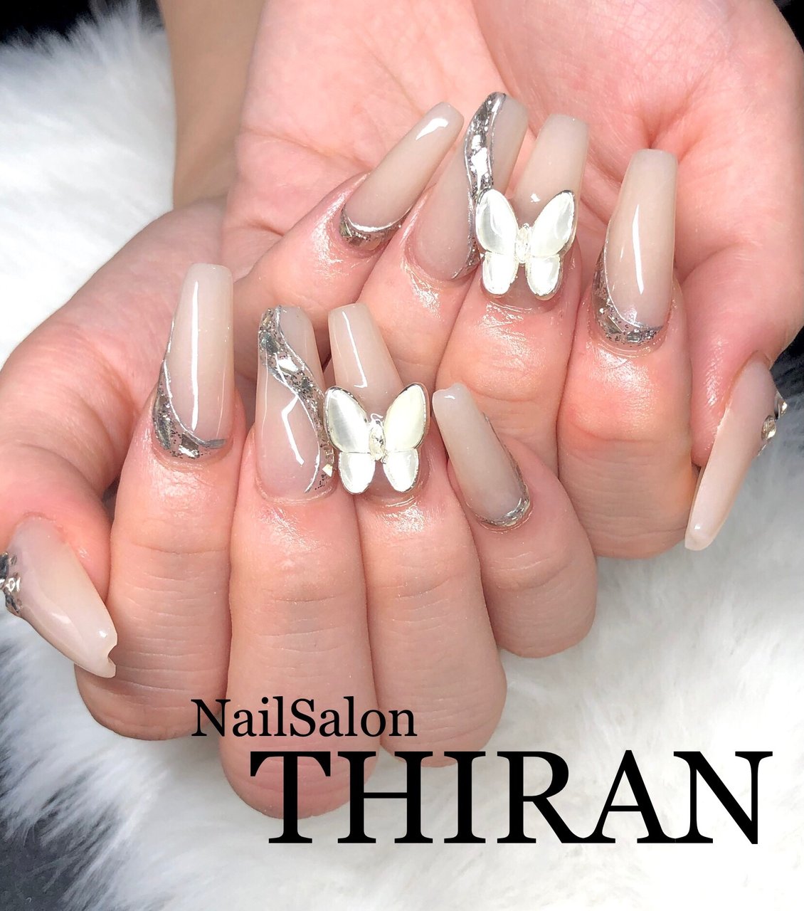 オールシーズン ハンド シンプル ビジュー シェル Nailsalon Thiranのネイルデザイン No ネイルブック