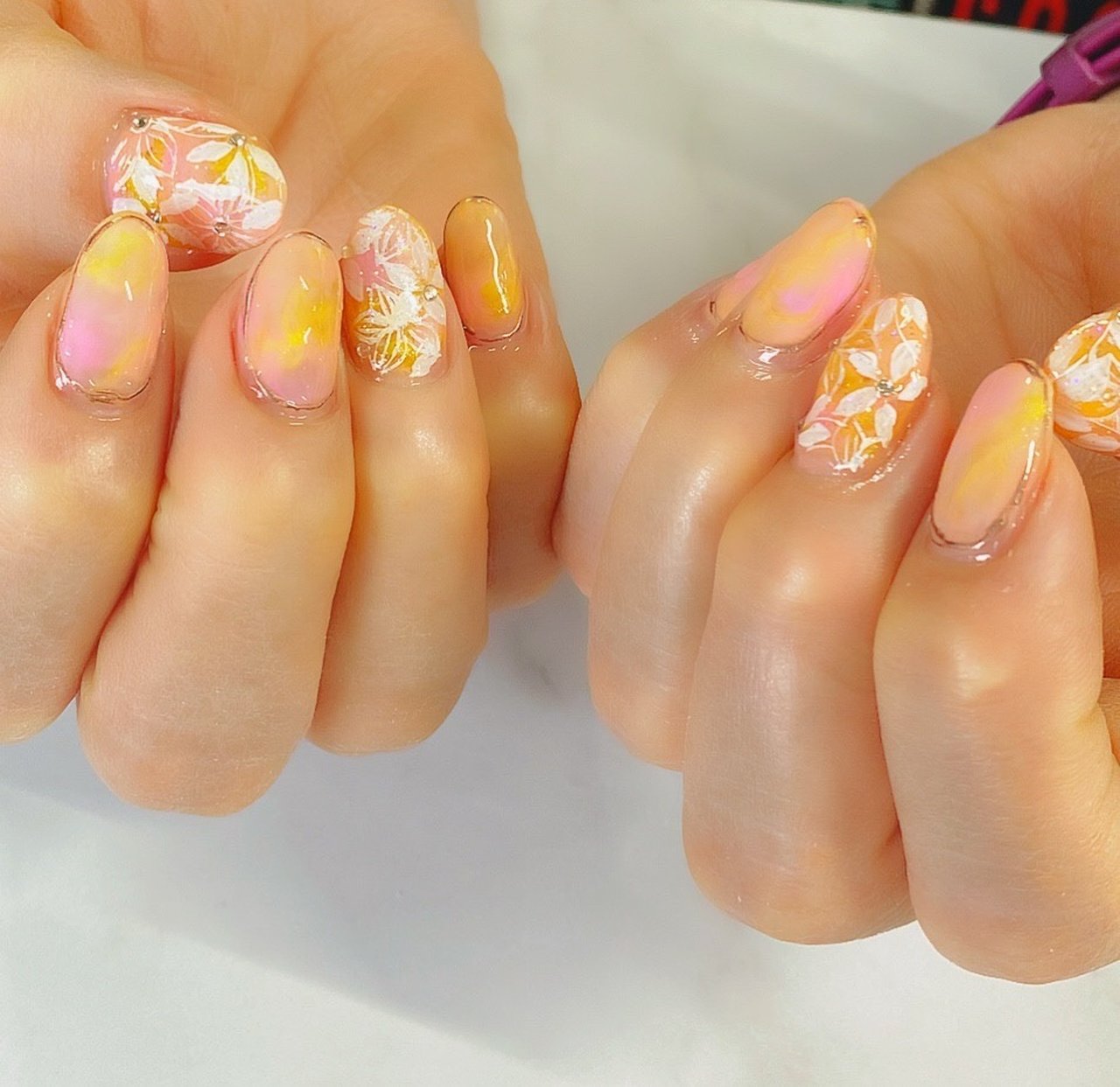 フラワー ニュアンス ピンク オレンジ イエロー ネイルサロンberryのネイルデザイン No ネイルブック