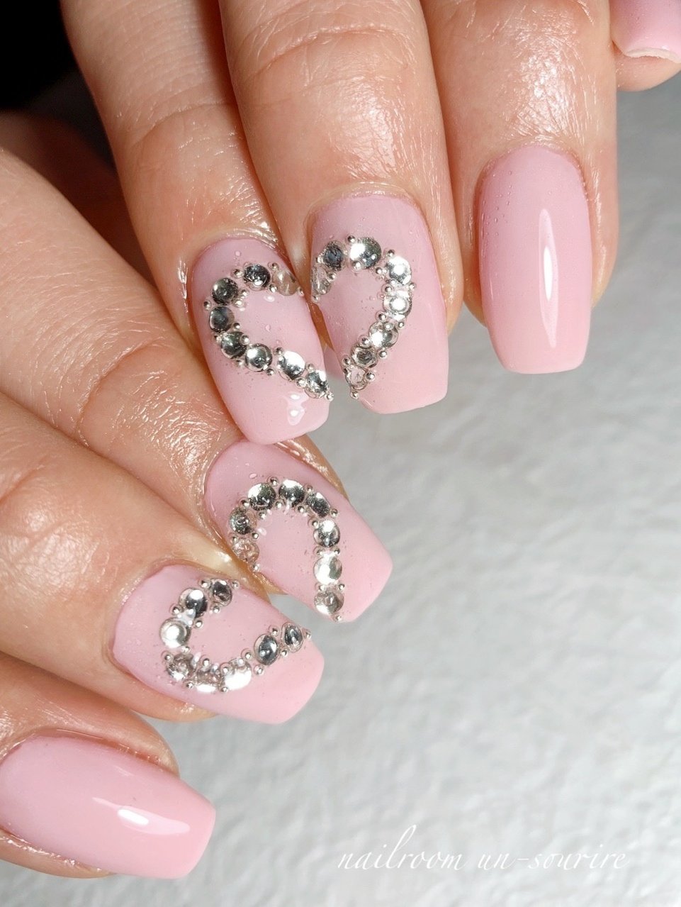 シンプル ビジュー ピンク Un Sourireのネイルデザイン No ネイルブック