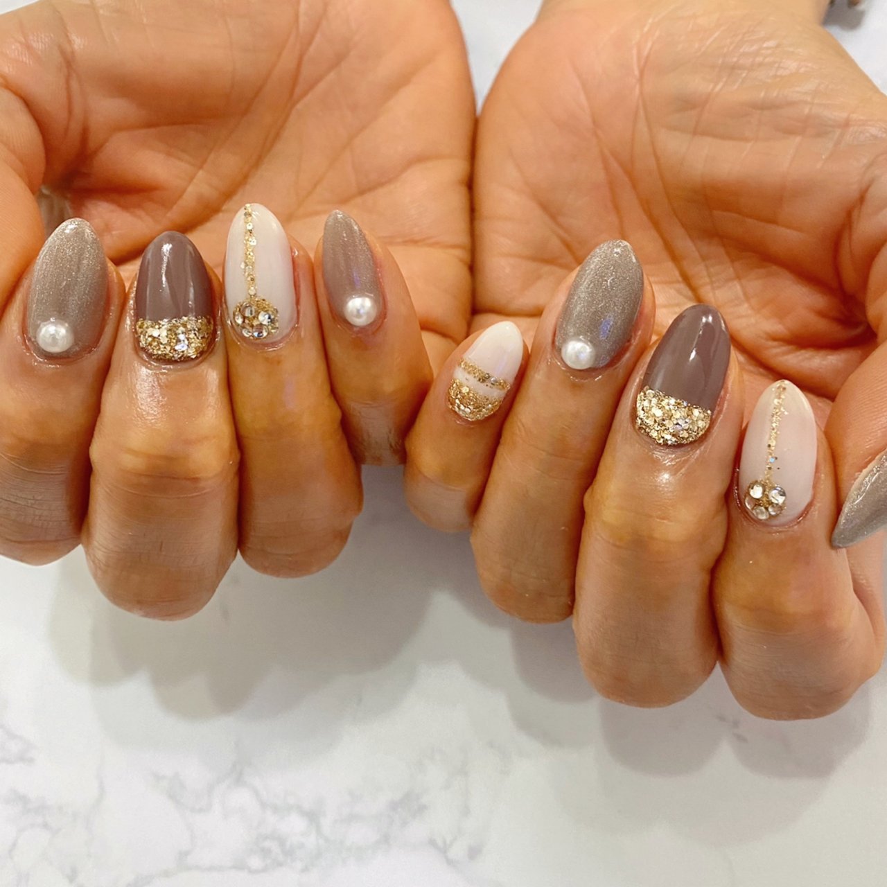 冬 卒業式 ハンド ブラウン グレージュ Nailsalon Neiviのネイルデザイン No ネイルブック