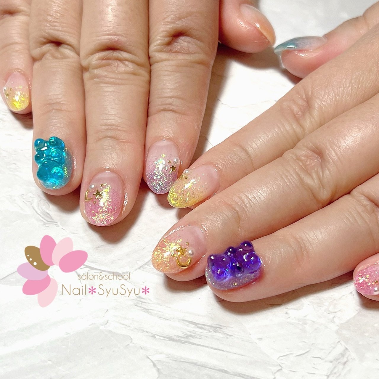冬 ハンド グラデーション ラメ キャラクター Nail Syusyu ネイルシュシュのネイルデザイン No ネイルブック