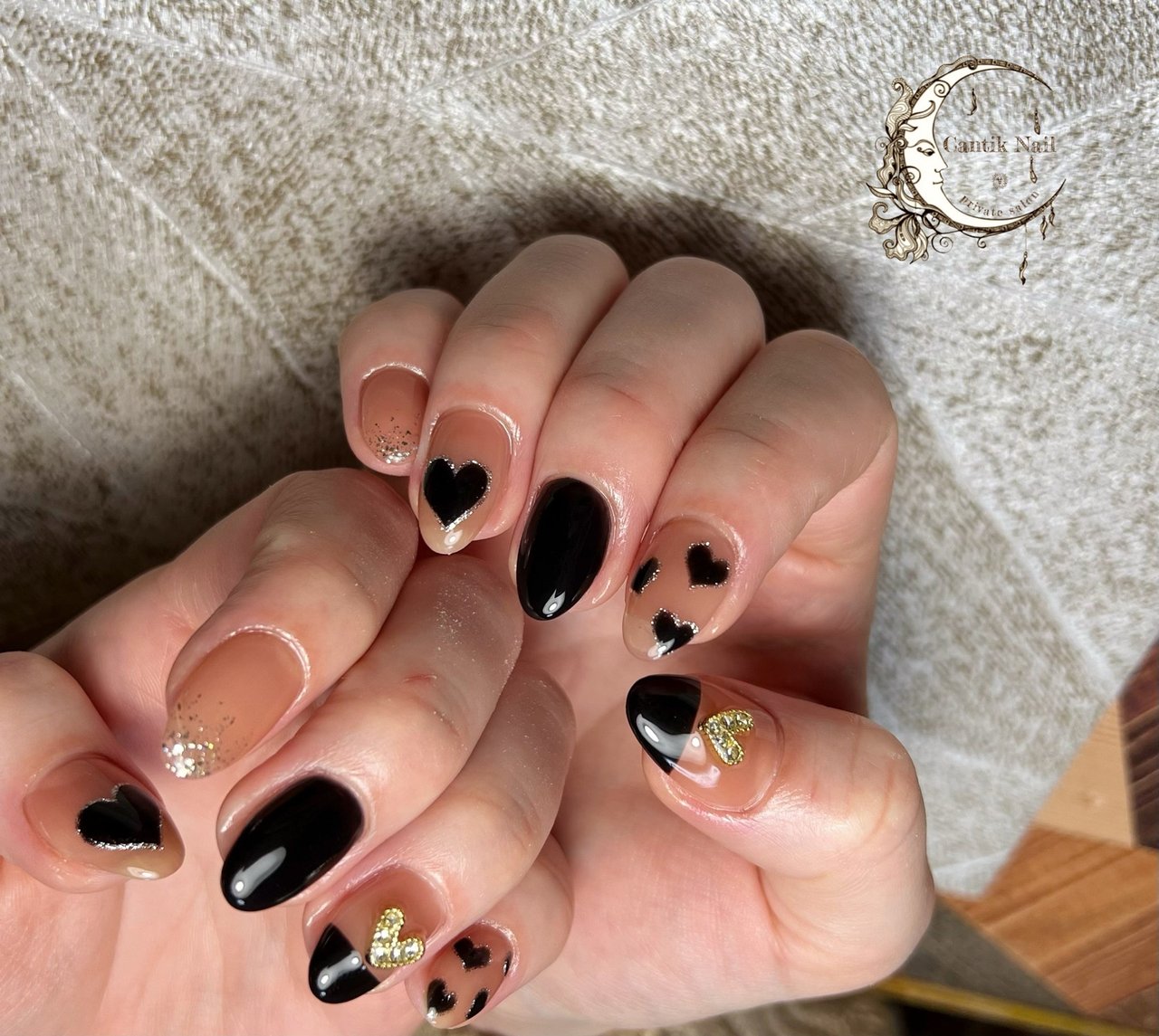 バレンタイン ハンド ハート ミディアム ブラック 美月のネイルデザイン No ネイルブック