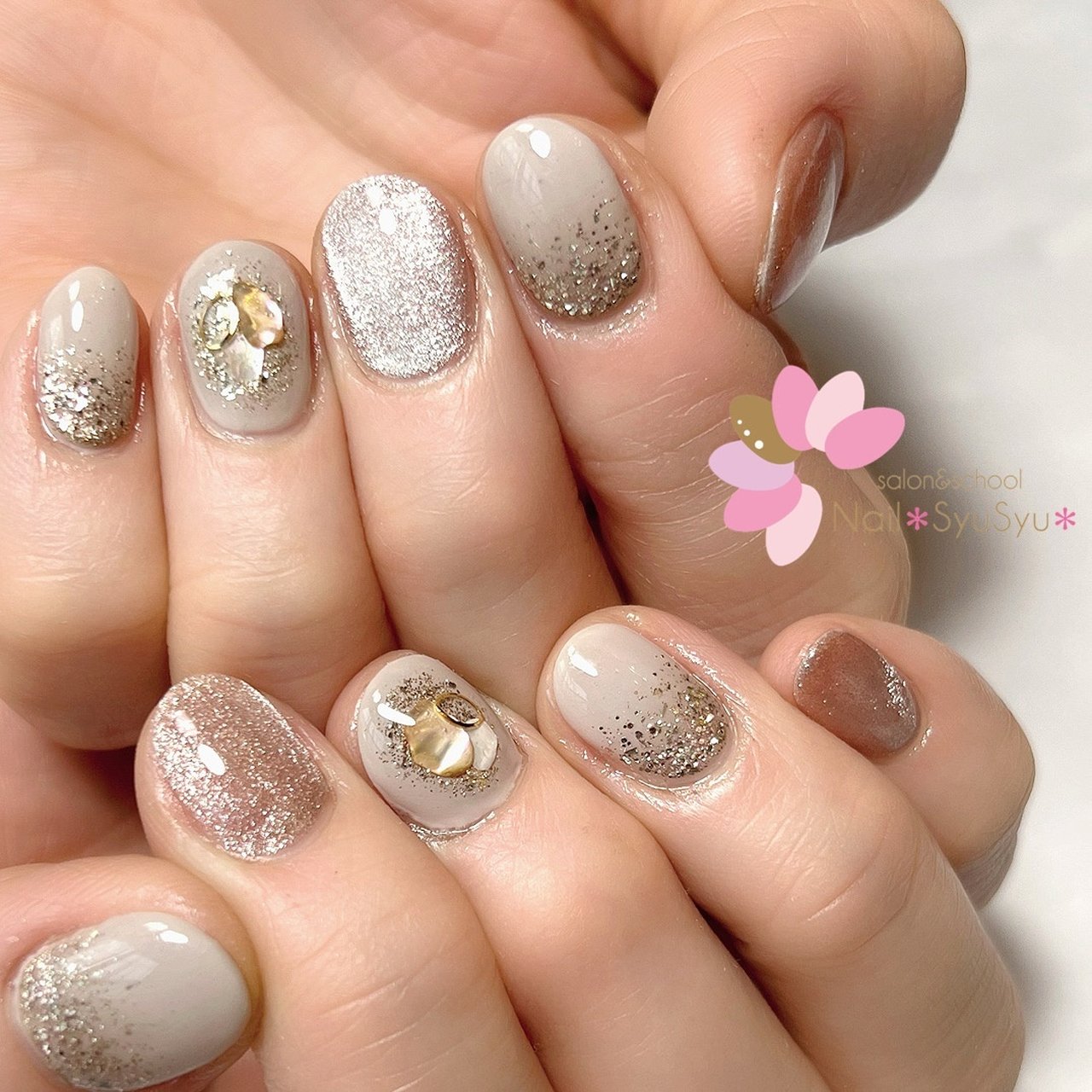 冬 ハンド グラデーション ラメ シェル Nail Syusyu ネイルシュシュのネイルデザイン No ネイルブック