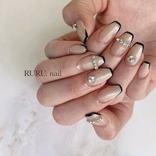 ◎no.022◎ スキニーフレンチ ブラック 黒 細フレンチ ネイルチップ 人気順｜#黒スキニーフレンチのネイルデザイン｜ネイルブック