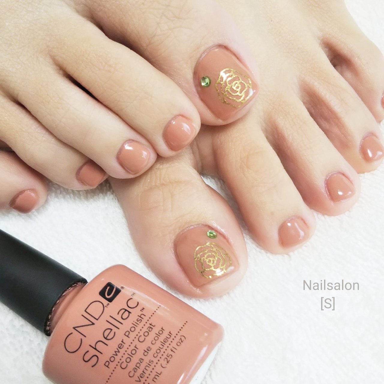 オールシーズン フット シンプル ワンカラー フラワー シェラックネイル専門店 S のネイルデザイン No ネイルブック