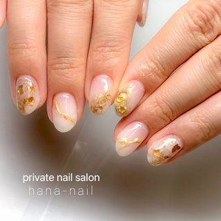 ラメ ゴールド 白グラデーションのネイルデザイン ネイルブック