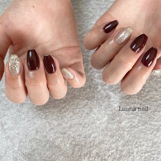 22年 新着順 ニュアンス ボルドー アシンメトリーネイルのネイルデザイン ネイルブック