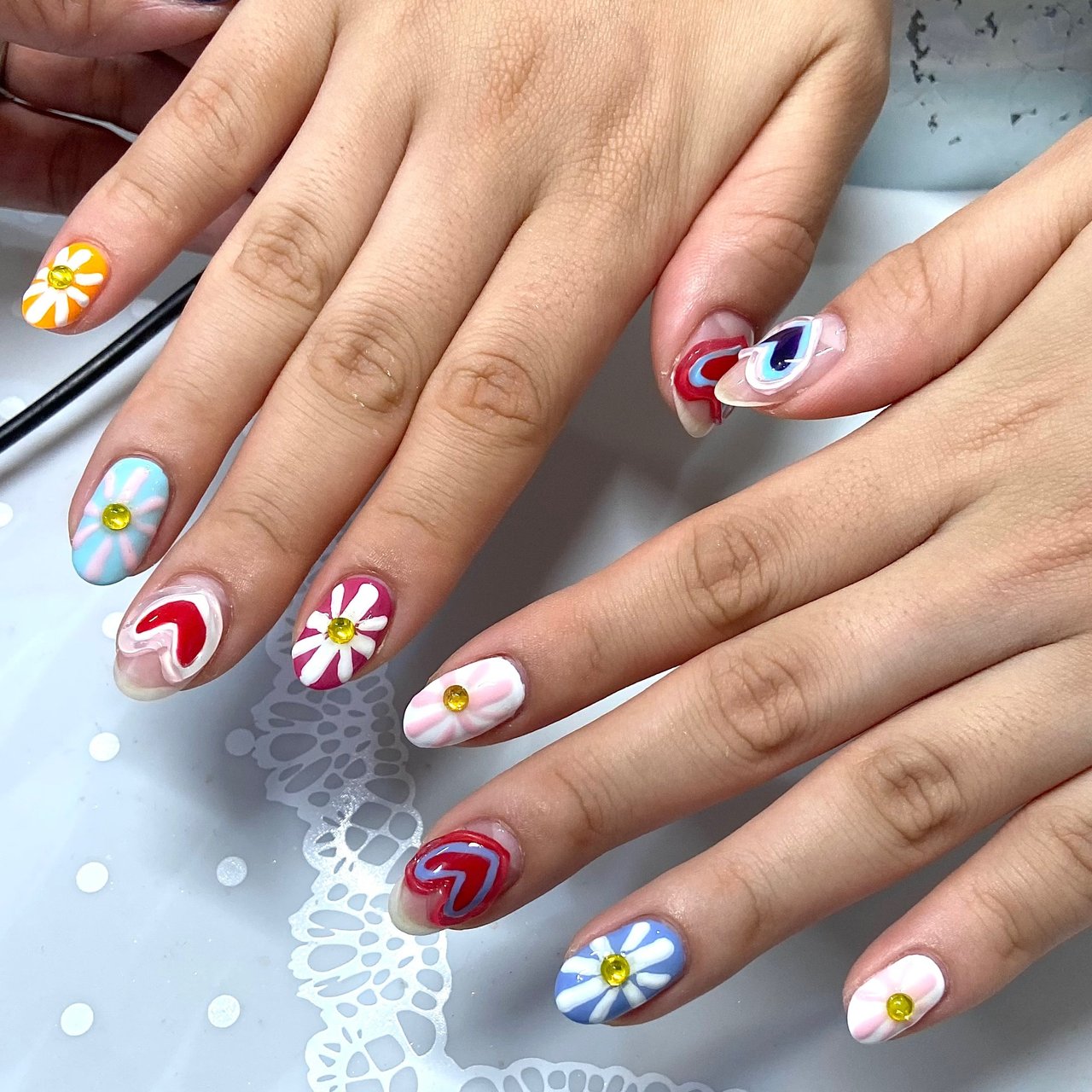 ハンド ハート デコ ショート カラフル Show Co Nailのネイルデザイン No ネイルブック