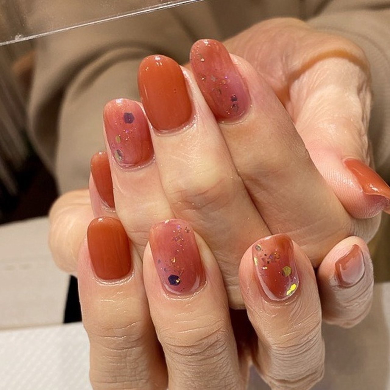 春 オールシーズン ハンド シンプル ホログラム Mami Nail Salon Fika のネイルデザイン No ネイル ブック