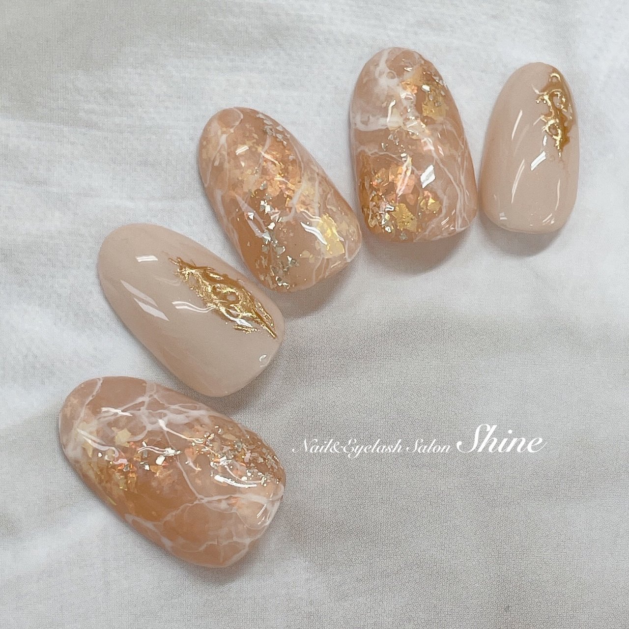 オールシーズン ハンド 大理石 ニュアンス ミラー Nail Eyelash Salon Shineのネイルデザイン No ネイル ブック