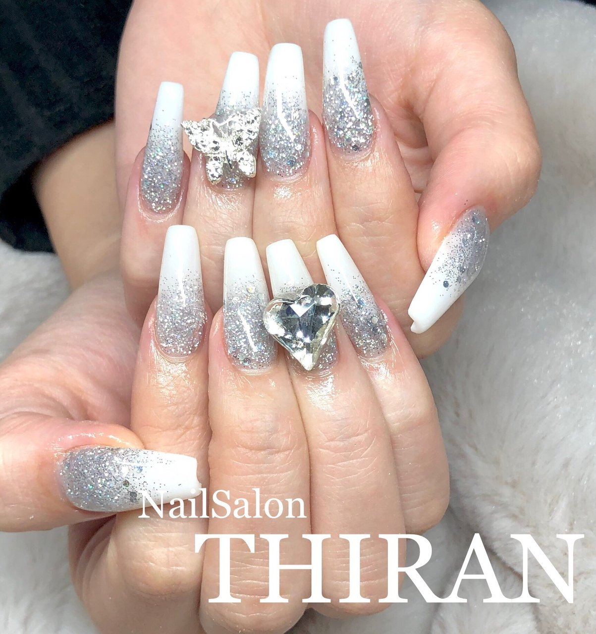 オールシーズン ハンド シンプル グラデーション ビジュー Nailsalon Thiranのネイルデザイン No ネイルブック