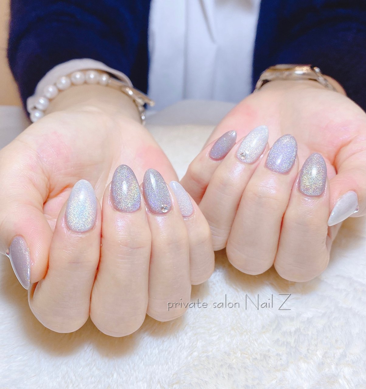 ハンド マグネット ミディアム ホワイト グレージュ Nail Z ネイルジー のネイルデザイン No ネイルブック