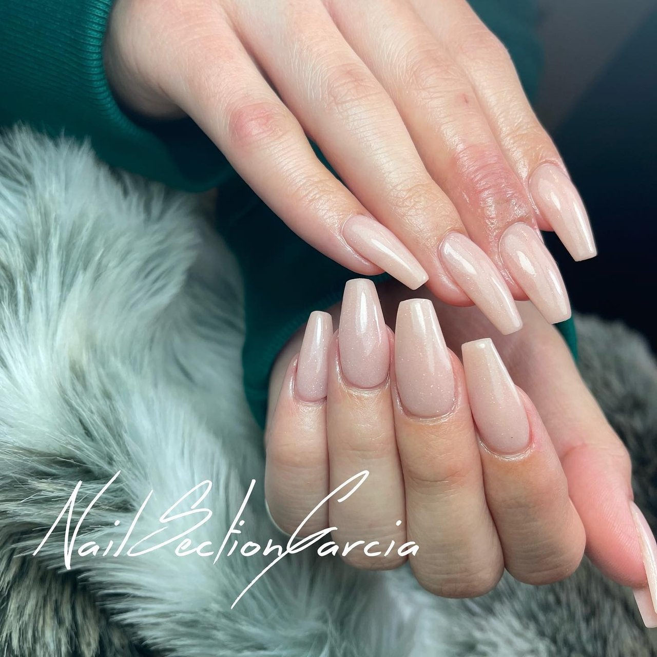ハンド シンプル ワンカラー ミディアム ベージュ Nailsectiongarciaのネイルデザイン No ネイルブック