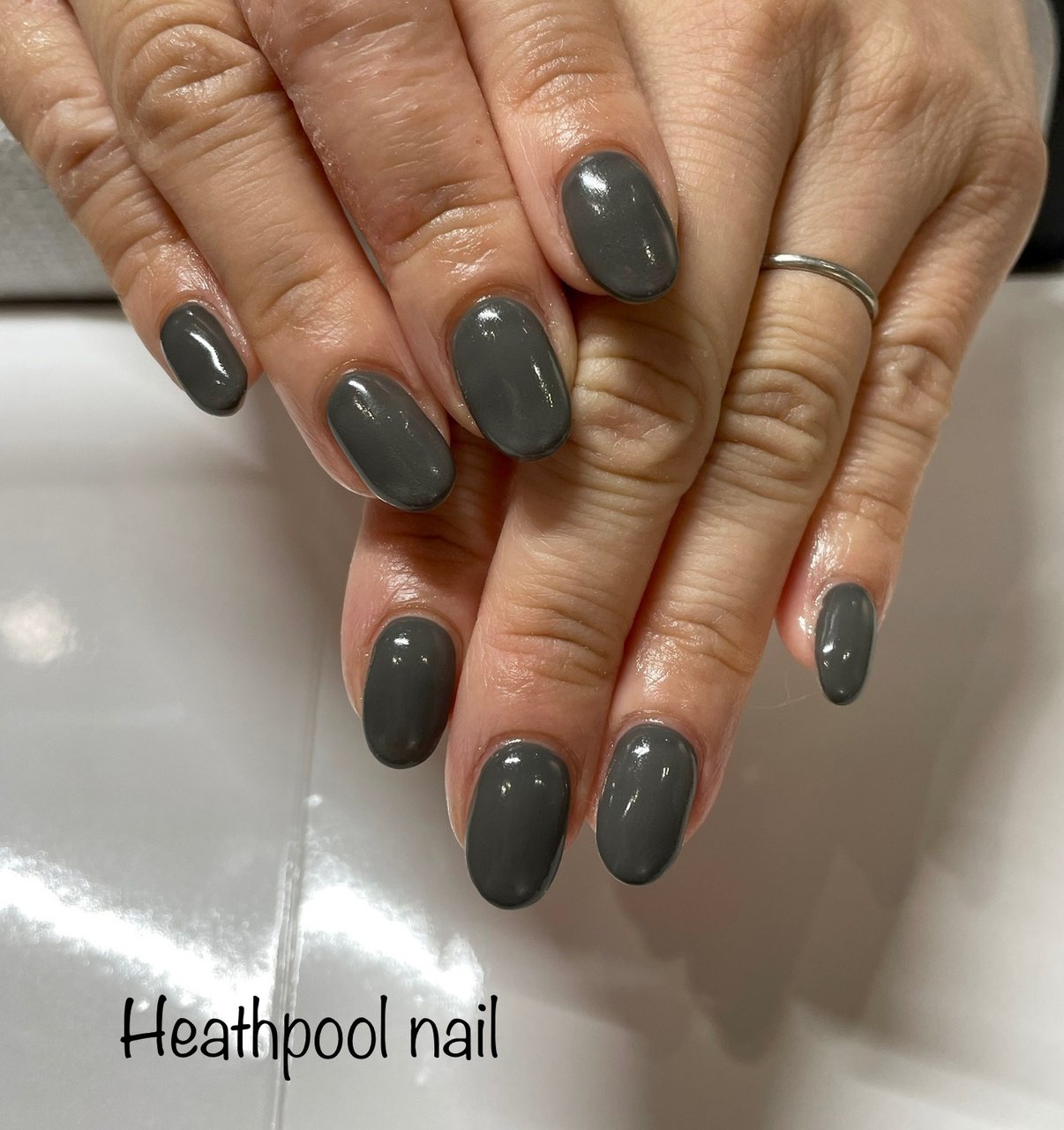 ハンド ワンカラー グレー ジェルネイル Heathpoolnailのネイルデザイン No ネイルブック