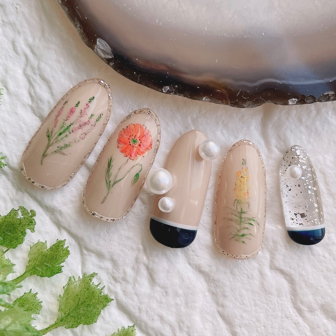 春 オールシーズン 女子会 ハンド 変形フレンチ ネイルサロン ナシノキのネイルデザイン No ネイルブック