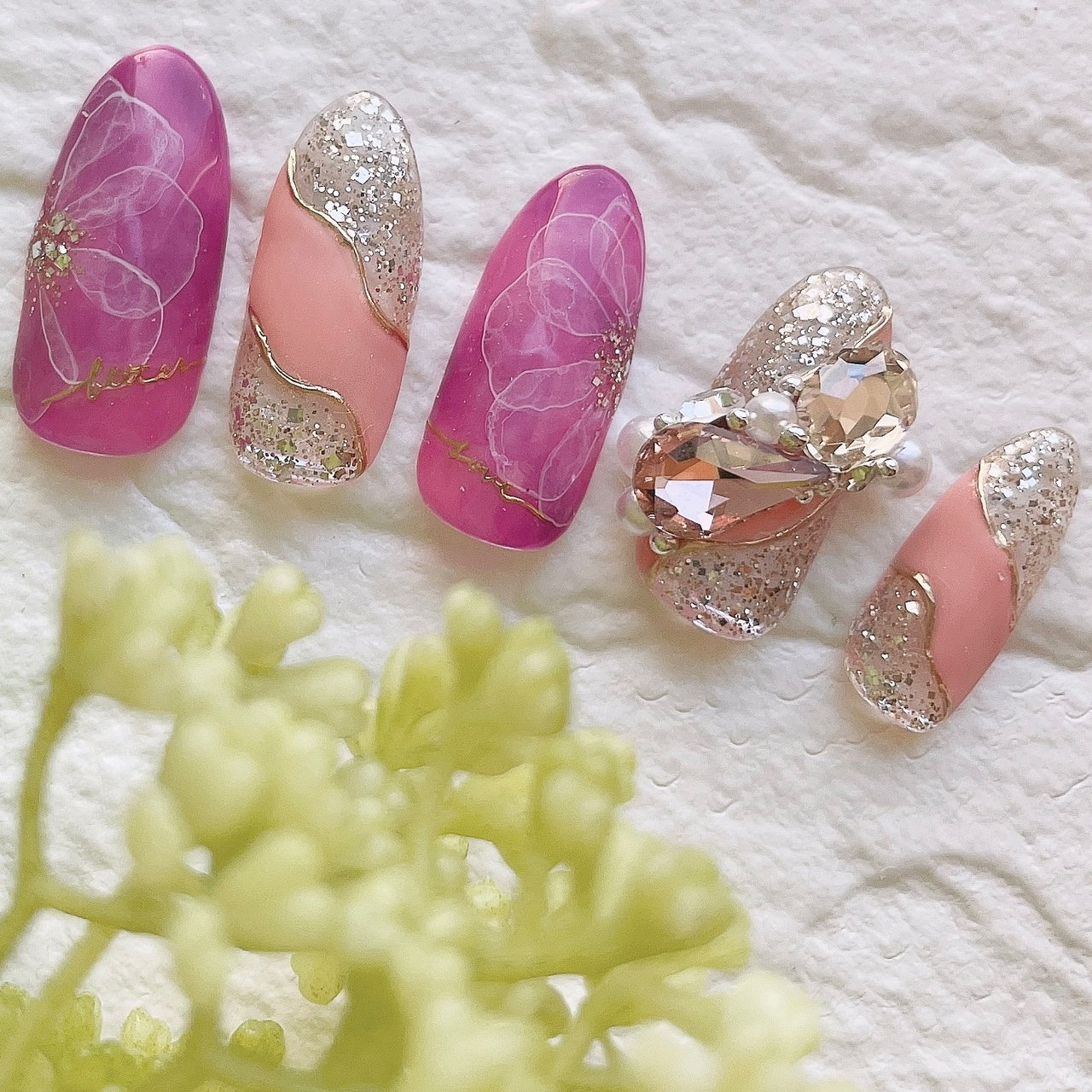 春 オールシーズン デート ハンド ビジュー ネイルサロン ナシノキのネイルデザイン No ネイルブック