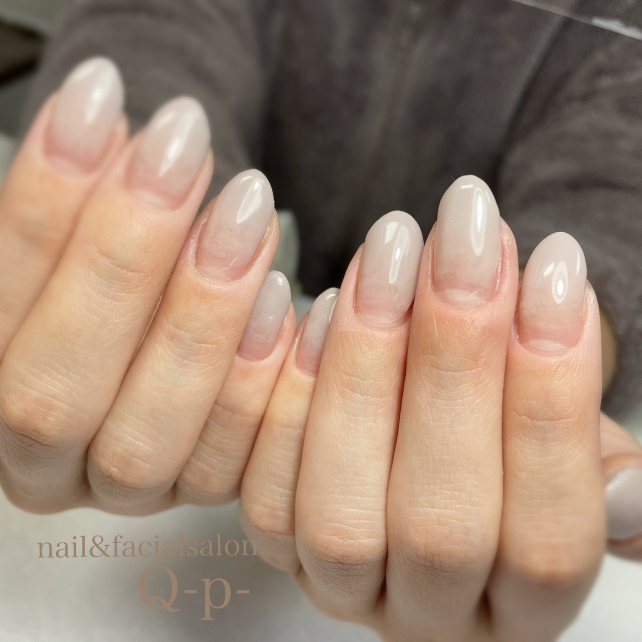 オールシーズン ハンド シンプル グラデーション クリア Nailsalonq P のネイルデザイン No ネイルブック