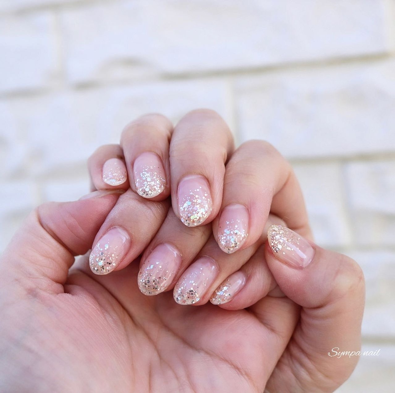 オールシーズン ハンド シンプル グラデーション ラメ Sympa Nailのネイルデザイン No ネイルブック