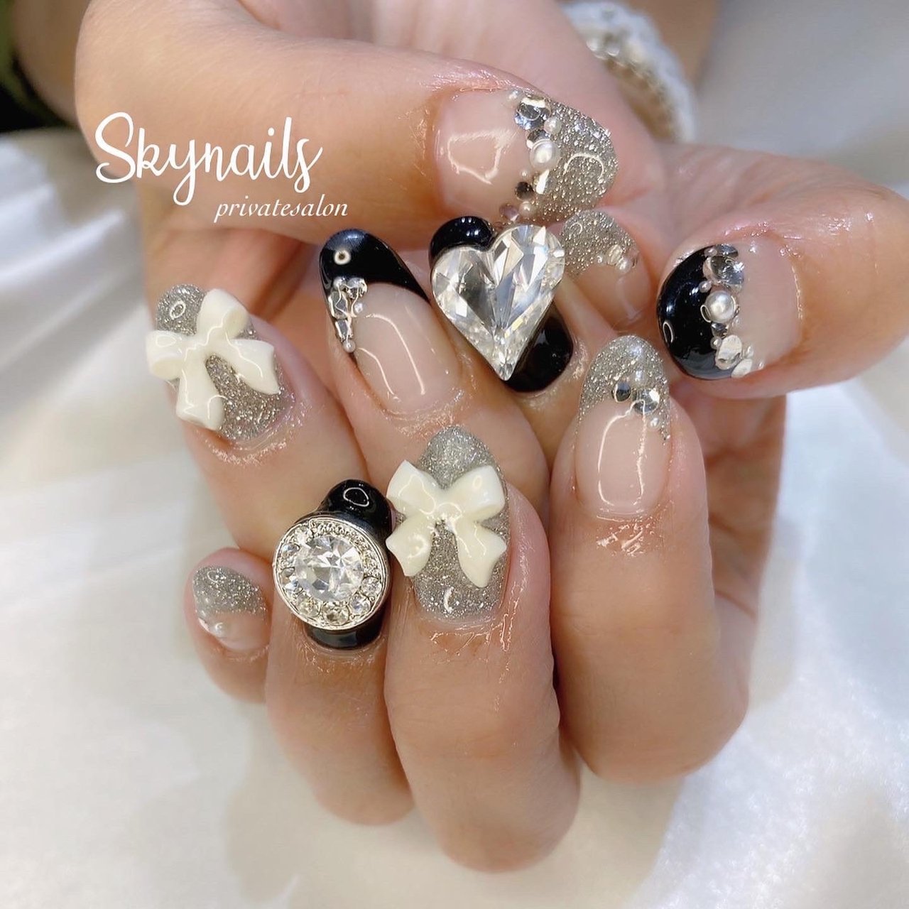 オールシーズン ハンド シンプル フレンチ ハート Skynails Kayoのネイルデザイン No ネイルブック