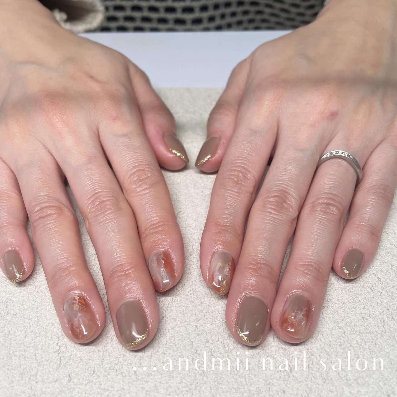 春 ハンド シンプル ラメ ワンカラー Andmii Nail Salonのネイルデザイン No ネイルブック