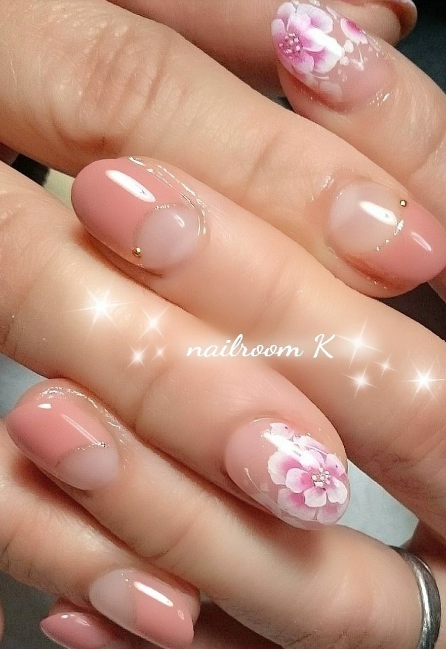 フレンチ フラワー ピンク グレージュ ジェルネイル Nailroom Kのネイルデザイン No ネイルブック