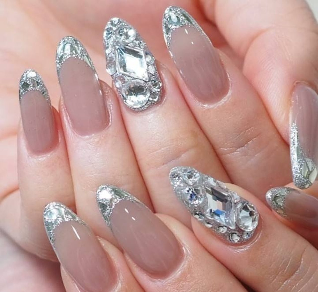 オールシーズン ハンド フレンチ ホログラム ラメ Private Nail Salon Hormのネイルデザイン No ネイル ブック
