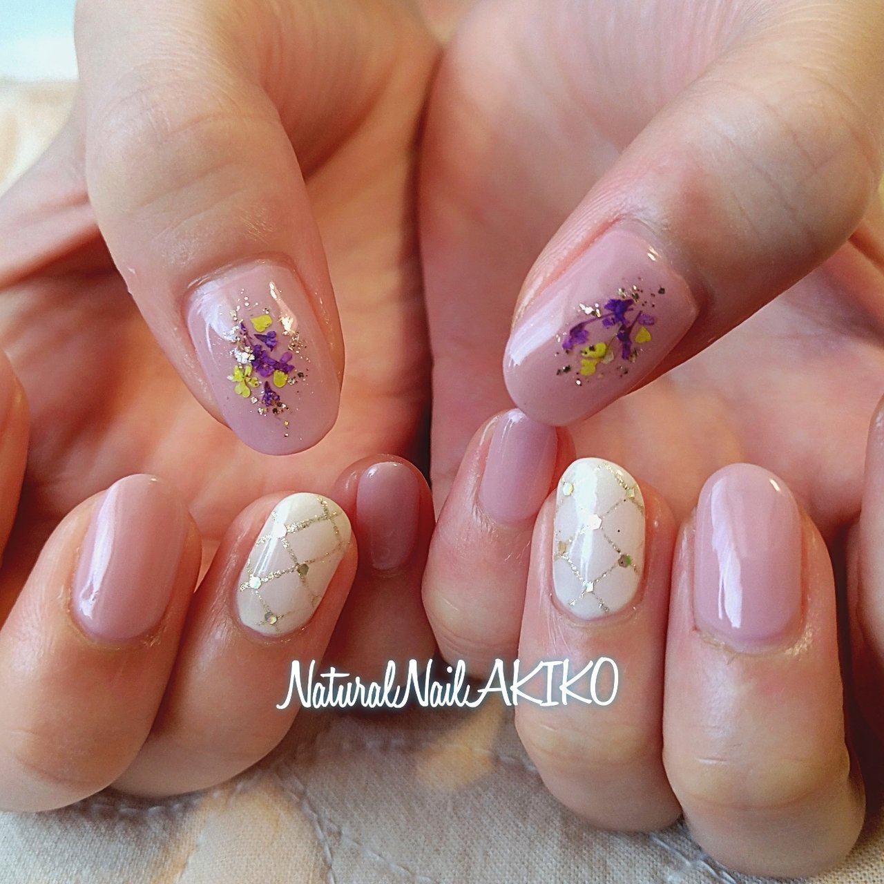 春 ハンド シンプル ワンカラー 押し花 Nail Akikoのネイルデザイン No ネイルブック