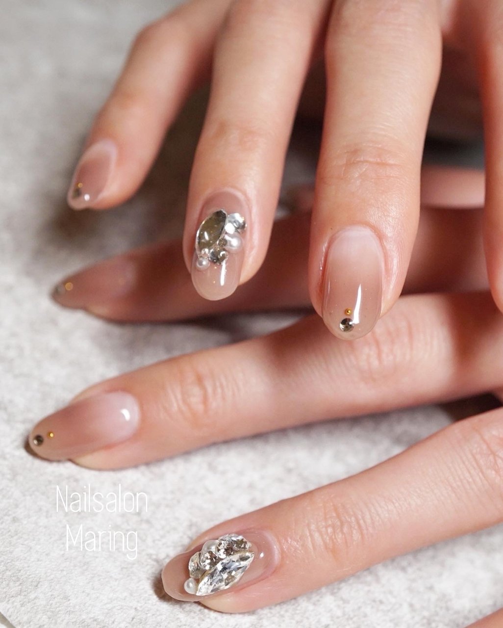 オールシーズン オフィス ハンド グラデーション ビジュー Nailsalon Maring マリング のネイルデザイン No ネイルブック