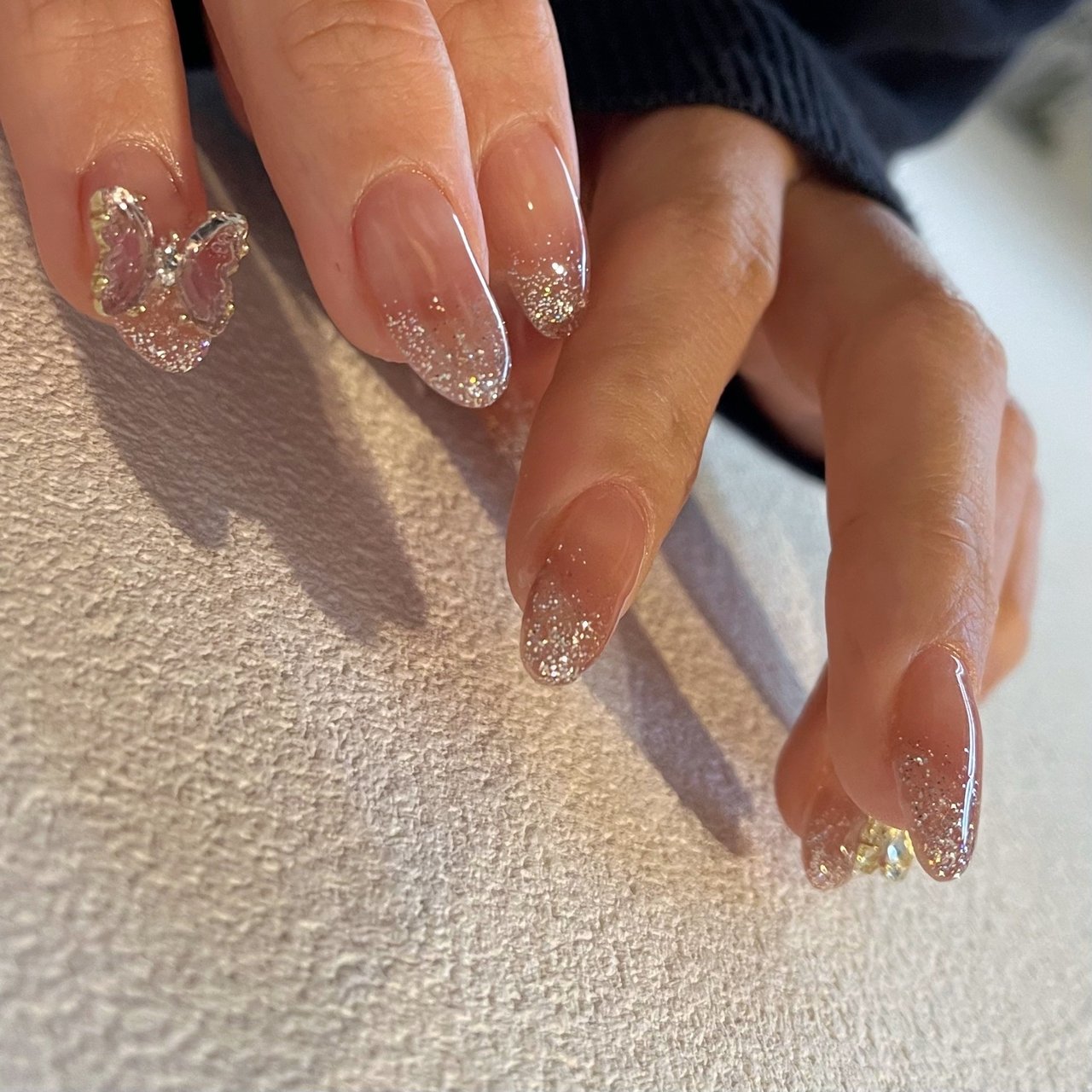 オールシーズン ハンド グラデーション ラメ ジェルネイル Nail Lipineのネイルデザイン No ネイルブック