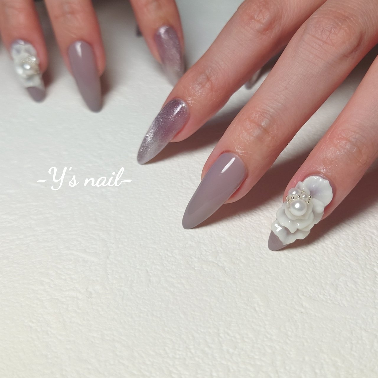 フラワー マグネット ロング パープル グレージュ Y S Nailのネイルデザイン No ネイルブック