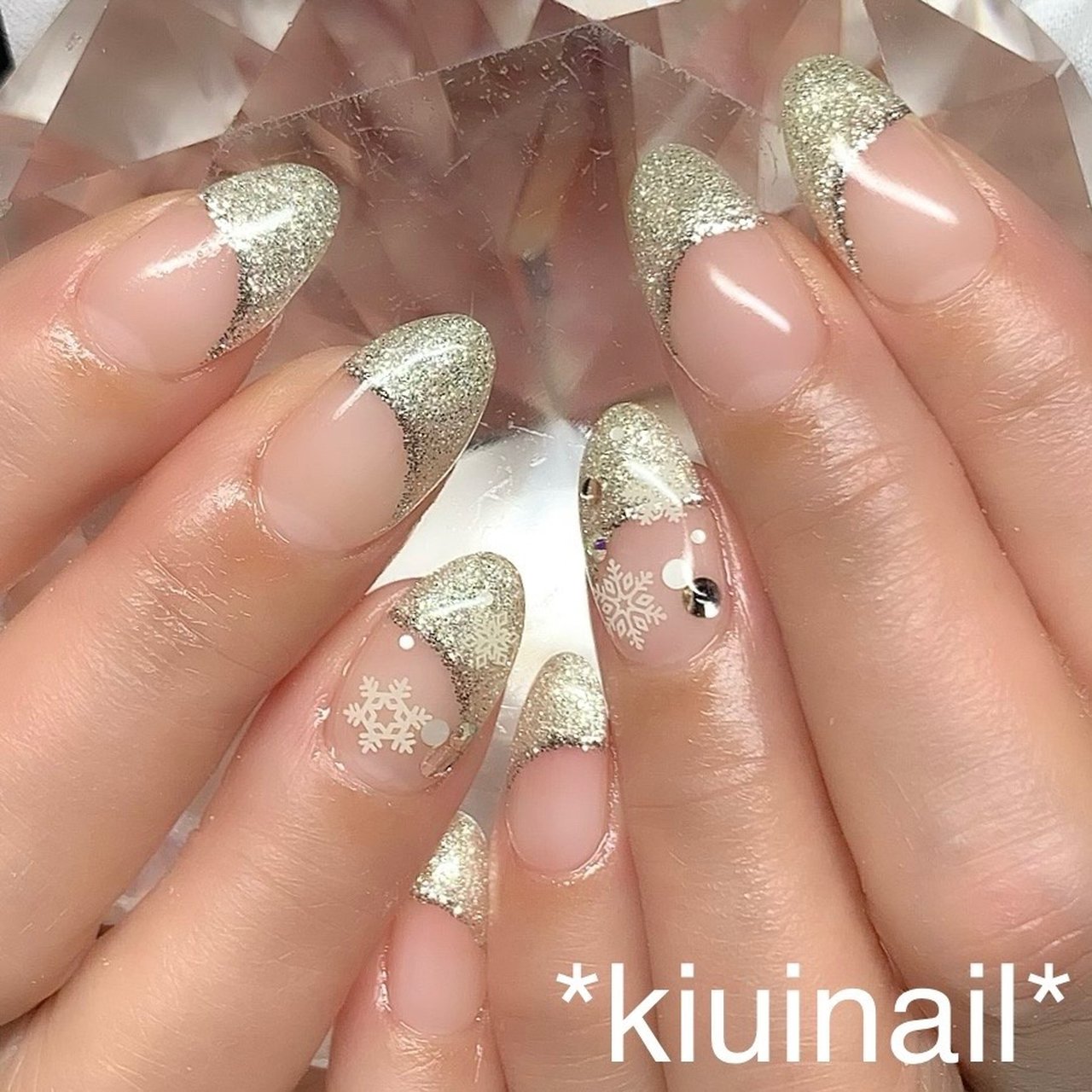 冬 ハンド 変形フレンチ 雪の結晶 ロング Kiuinailのネイルデザイン No ネイルブック