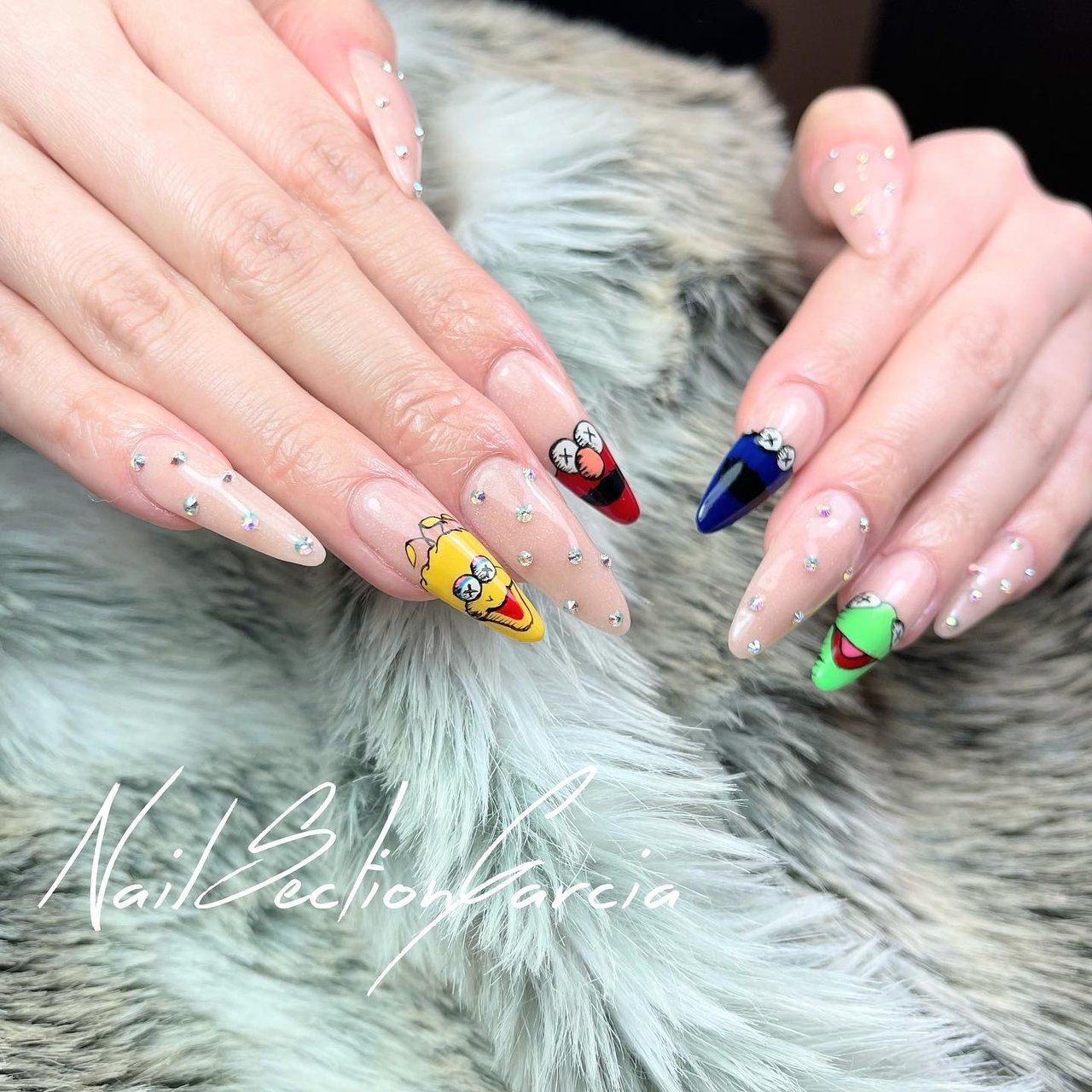 ハンド ワンカラー ミディアム ピンク カラフル Nailsectiongarciaのネイルデザイン No ネイルブック