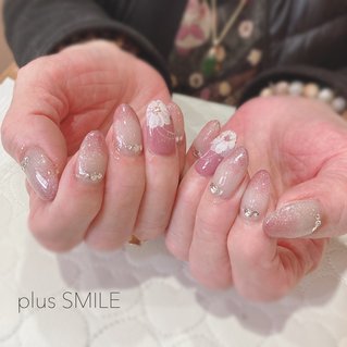 #フラワーネイル #ユニコーンマグネット 
#70代のお客様 #春 #オールシーズン #卒業式 #入学式 #グラデーション #ラメ #フラワー #ユニコーン #クリア #ピンク #plussmile #ネイルブック