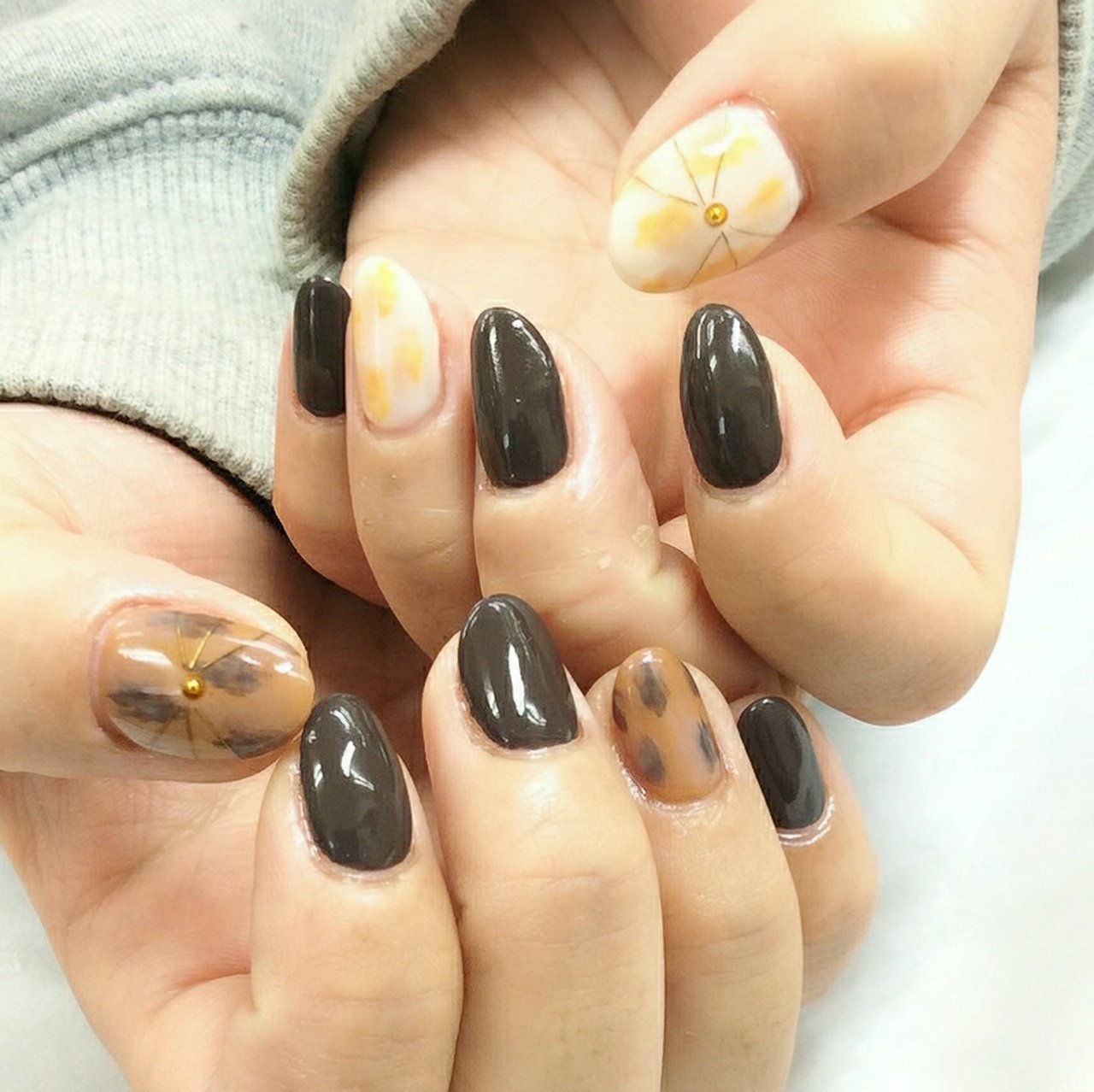 冬 ハンド アニマル柄 ミディアム ベージュ Nailsalon Daisyのネイルデザイン No ネイルブック