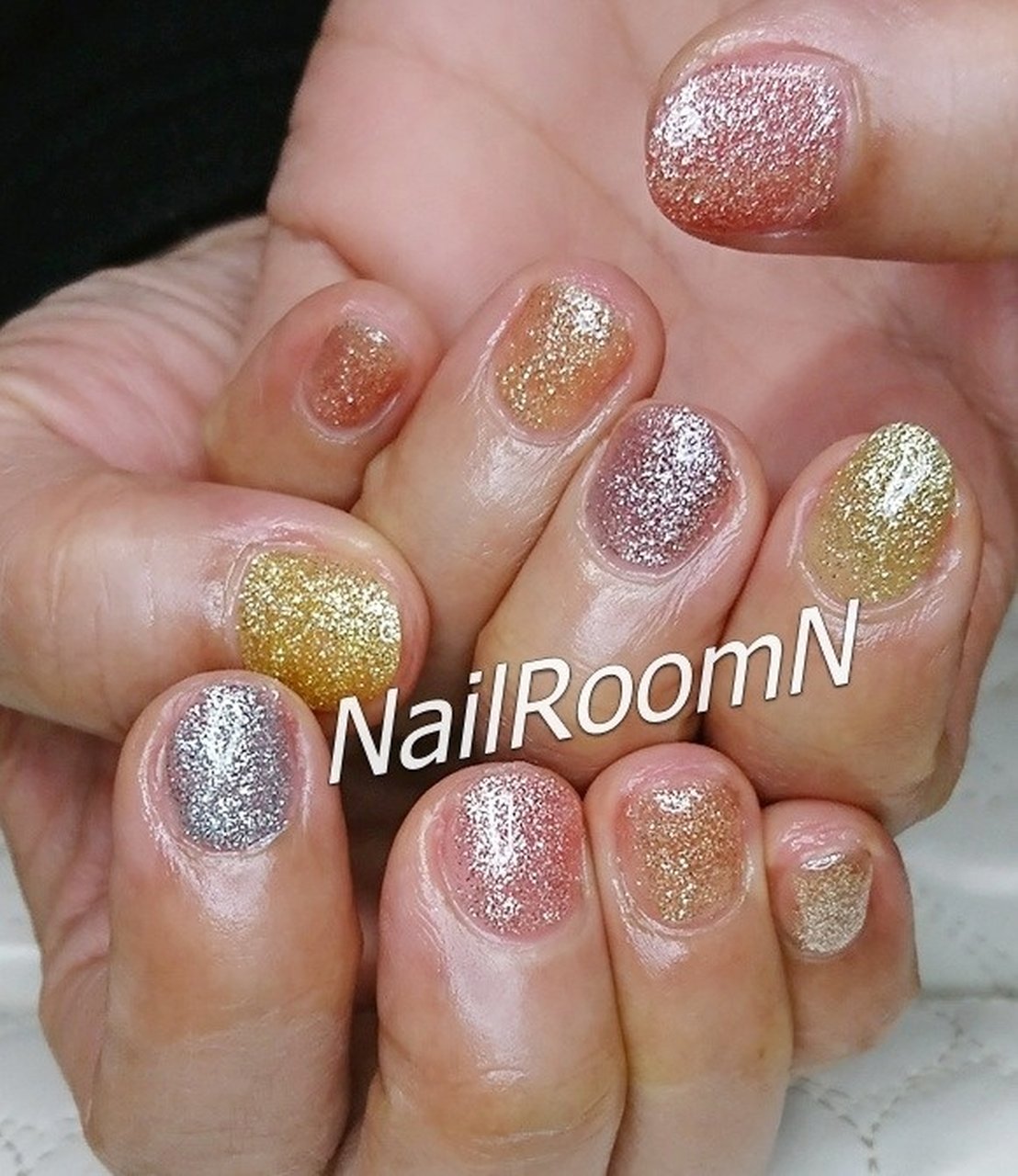 オールシーズン ハンド シンプル ラメ ワンカラー Nailroomnのネイルデザイン No ネイルブック