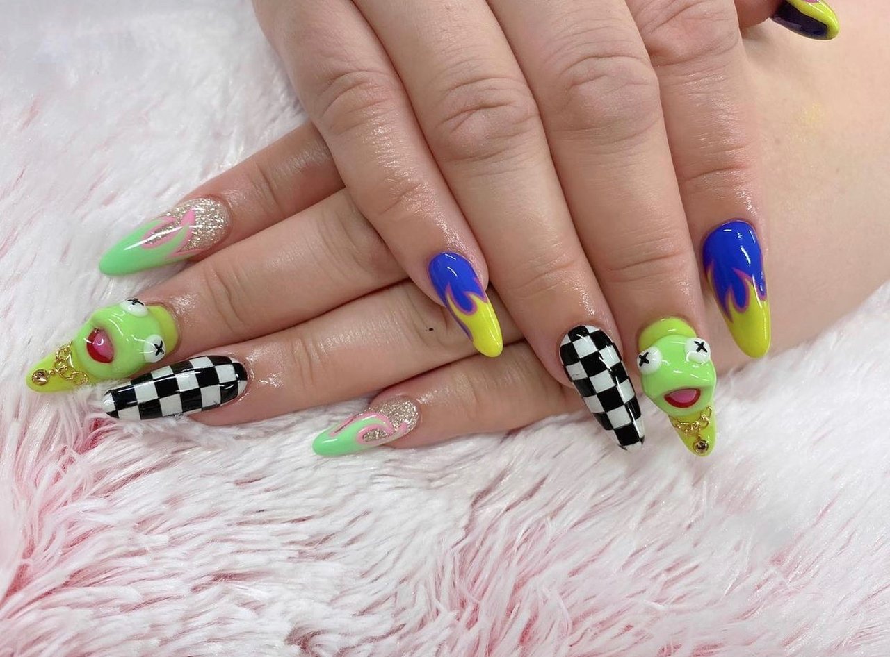 オールシーズン ハロウィン ハンド チェック 痛ネイル Salondumiuのネイルデザイン No ネイルブック