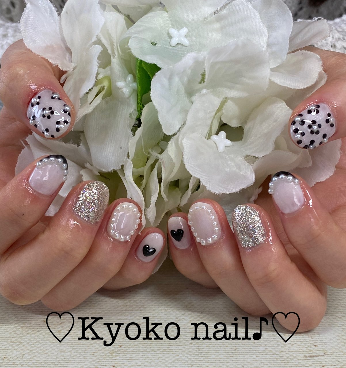 オールシーズン ハンド フレンチ ラメ フラワー Kyoko Nailのネイルデザイン No ネイルブック