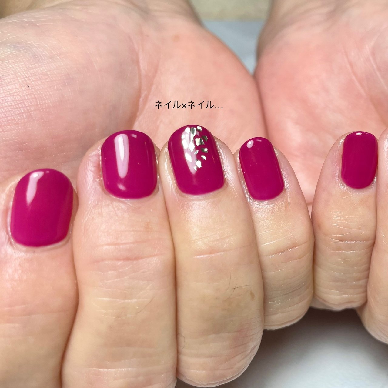 オールシーズン シンプル ホログラム ワンカラー ボルドー Yukinaのネイルデザイン No ネイルブック