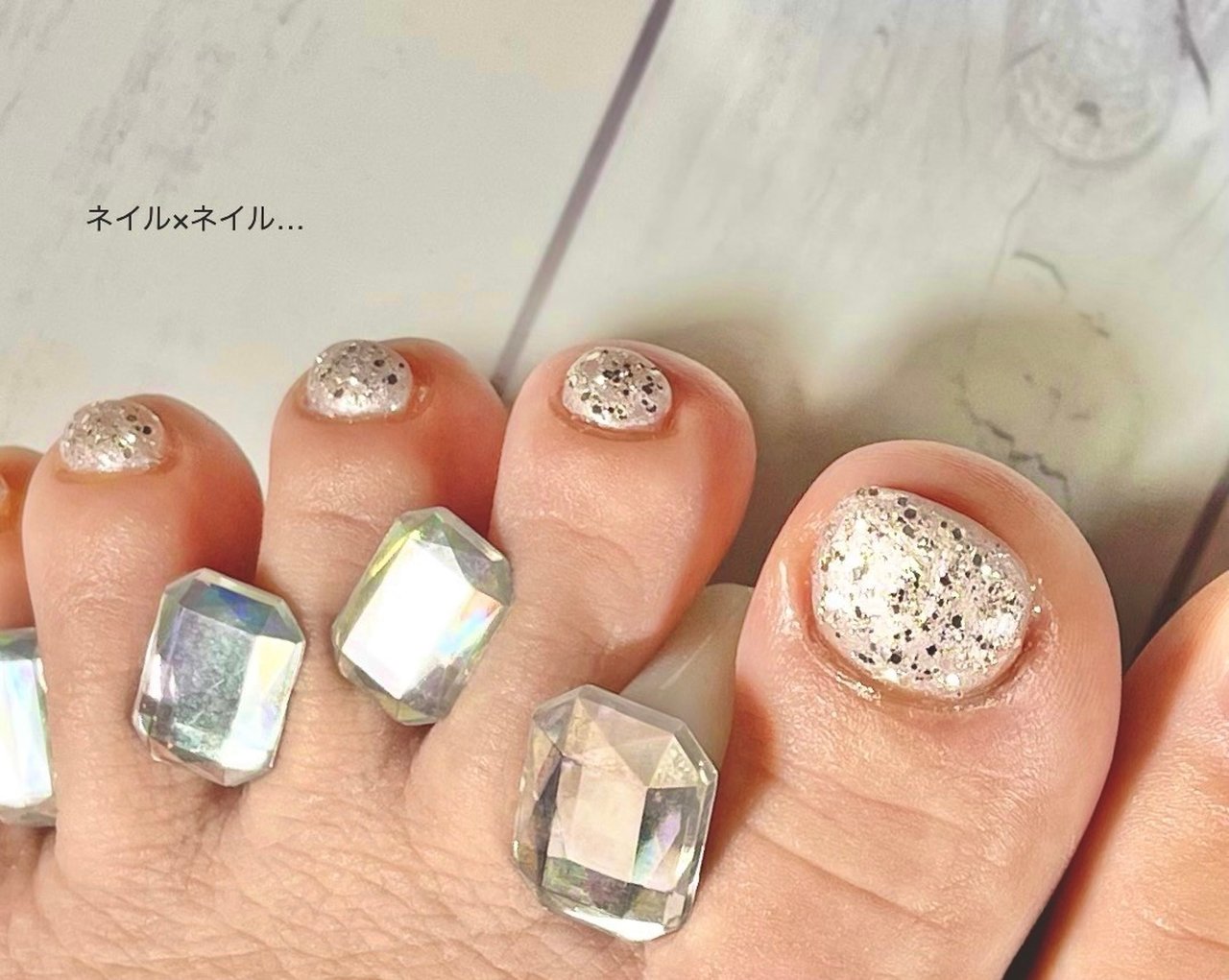 オールシーズン フット ホログラム ラメ ホワイト Yukinaのネイルデザイン No ネイルブック