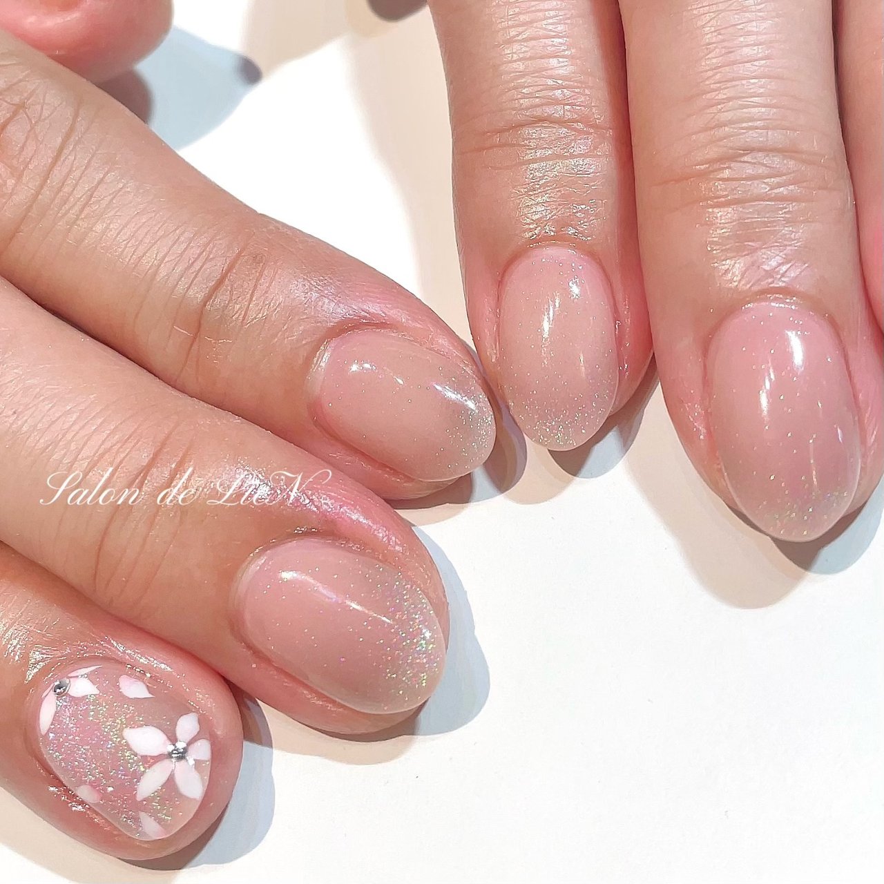 春 卒業式 入学式 ハンド フレンチ Salon De Lien サロンドリアン のネイルデザイン No ネイルブック