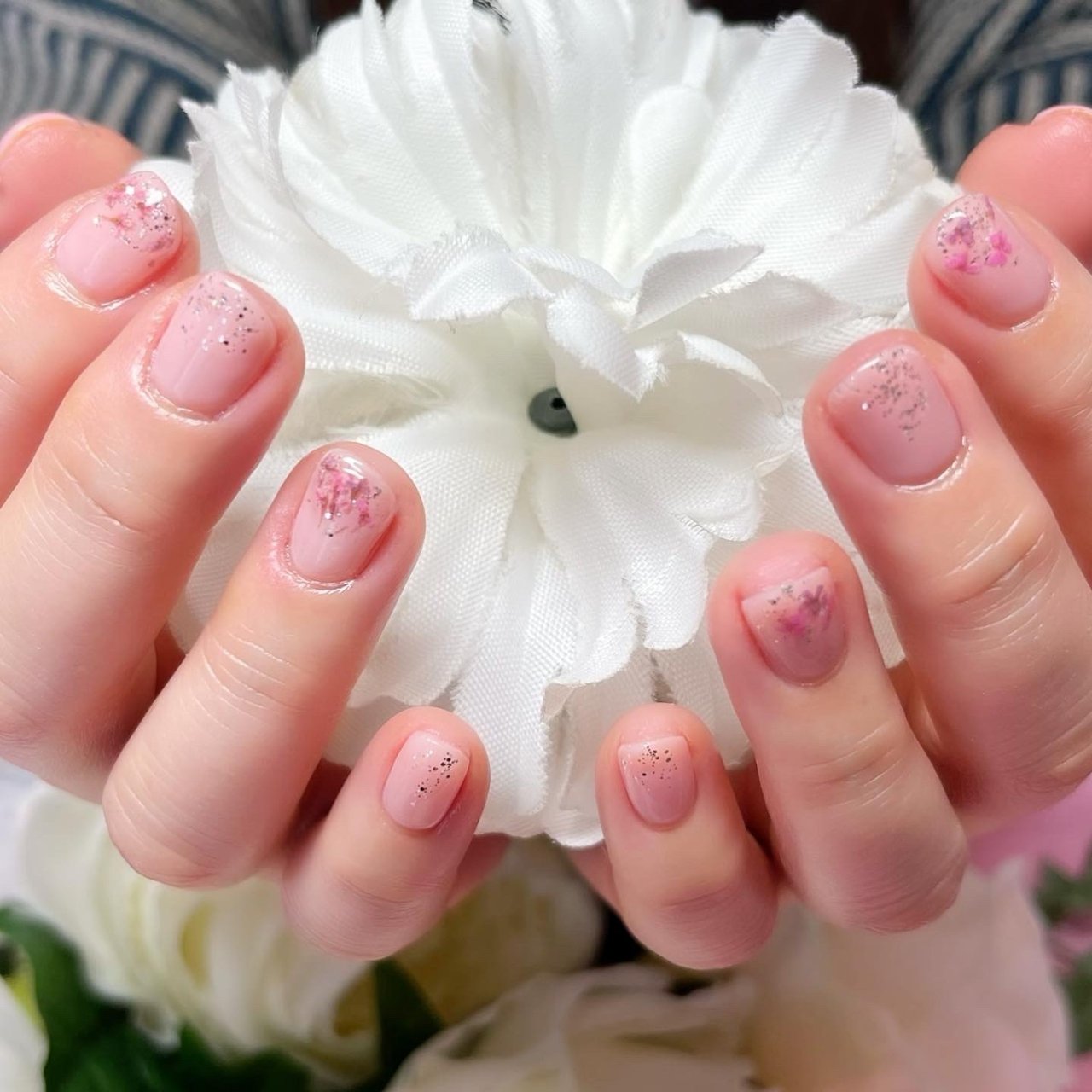 春 ハンド シンプル ラメ ワンカラー Nail Room Souvenirのネイルデザイン No ネイルブック