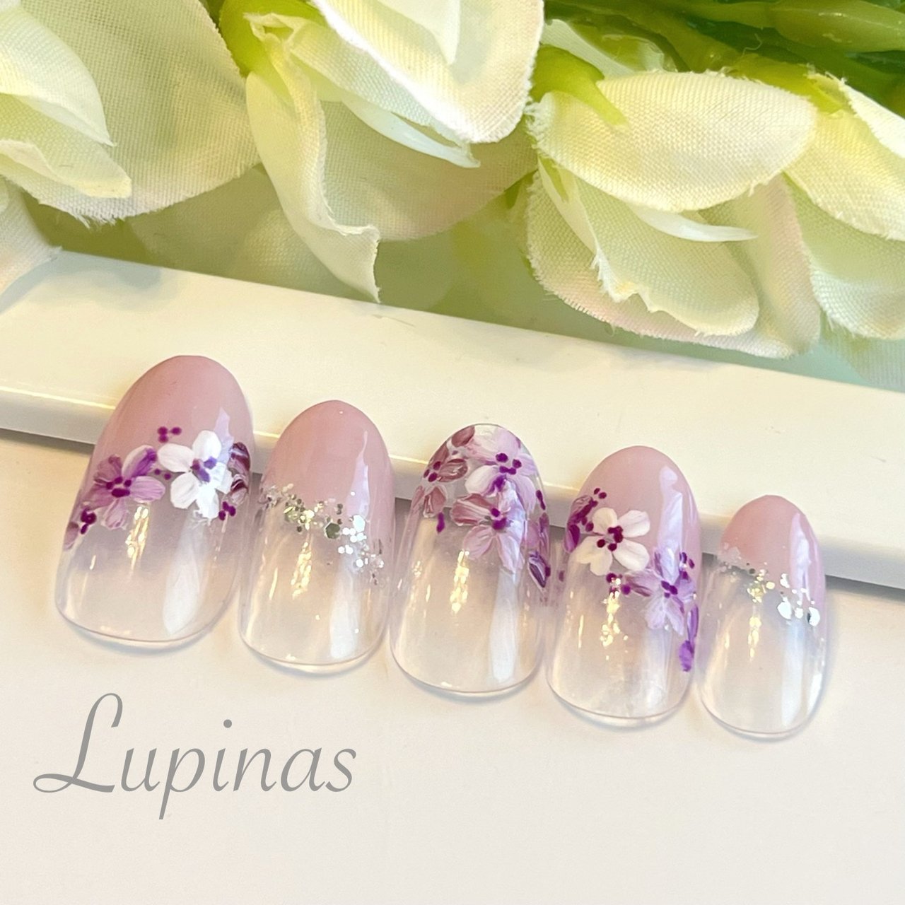 春 ハンド フレンチ 変形フレンチ フラワー Lupinasのネイルデザイン No ネイルブック