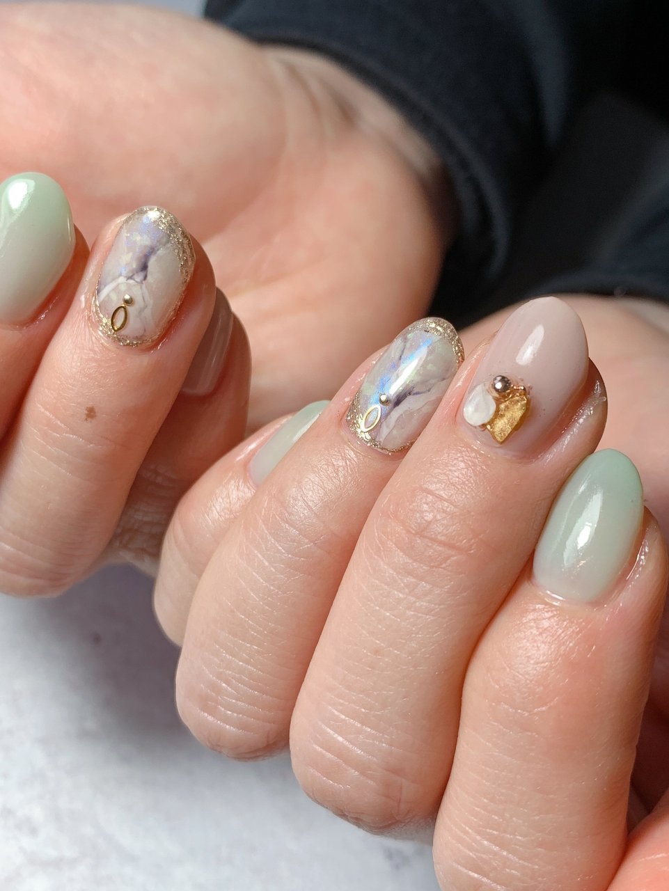 シンプル 大理石 ベージュ ピンク グリーン Un Sourireのネイルデザイン No ネイルブック