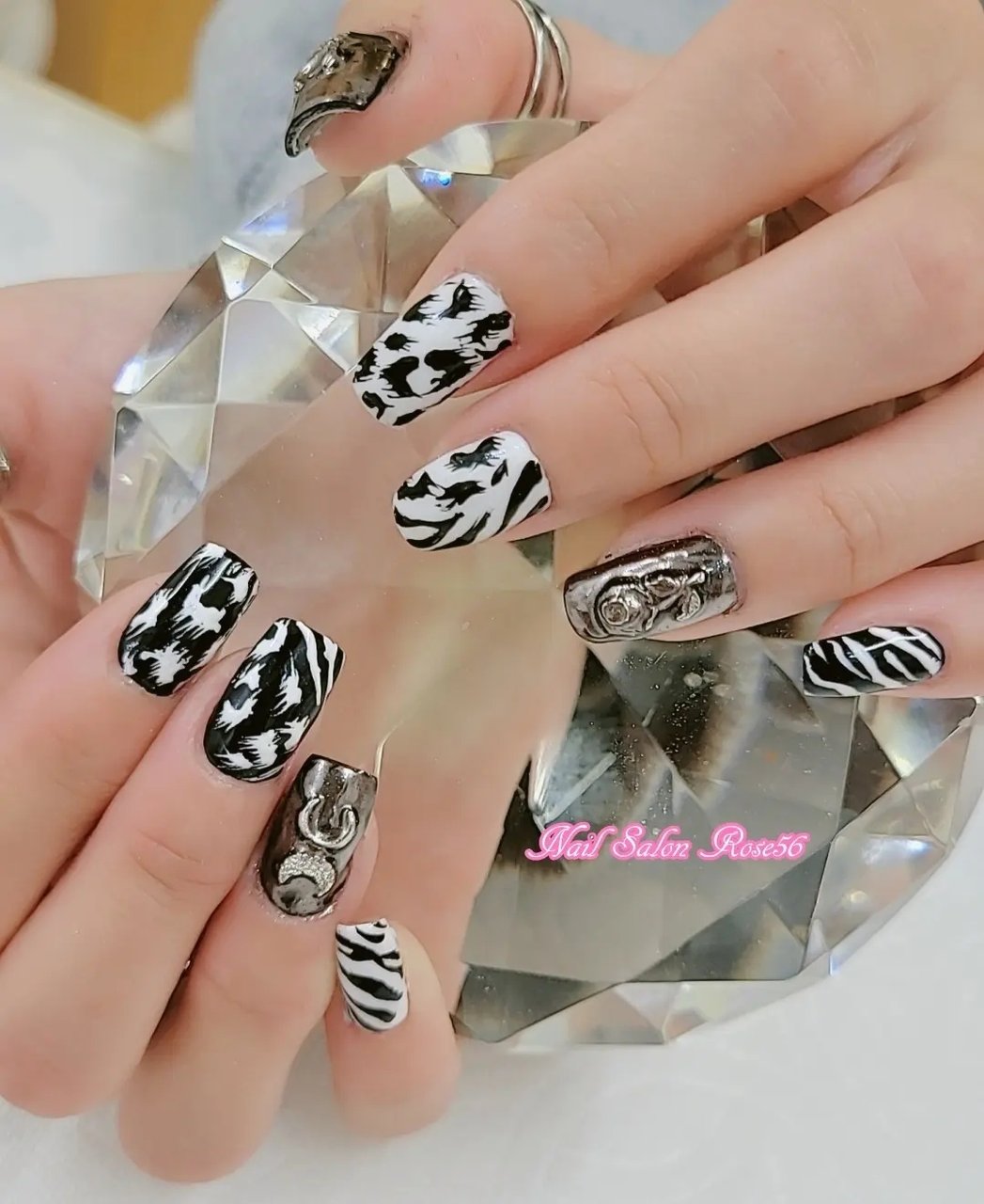 オールシーズン ハンド アニマル柄 ミディアム ホワイト Nail Salon Rose 56のネイルデザイン No ネイルブック