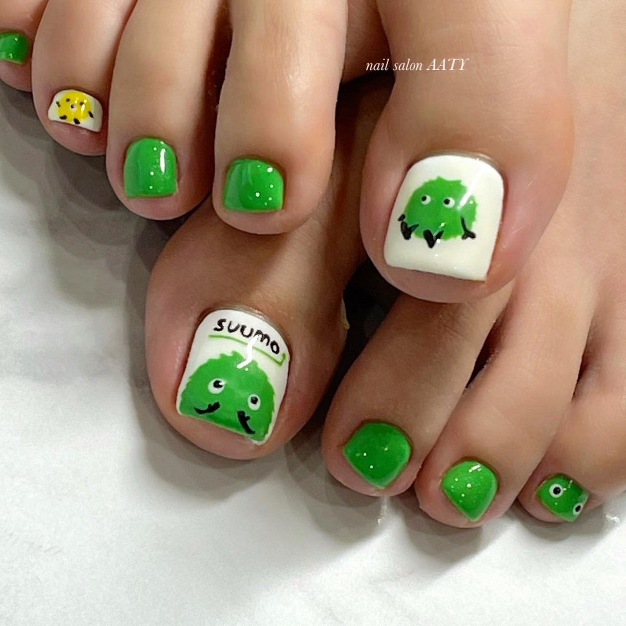 フット キャラクター ホワイト イエロー グリーン tynailのネイルデザイン No ネイルブック