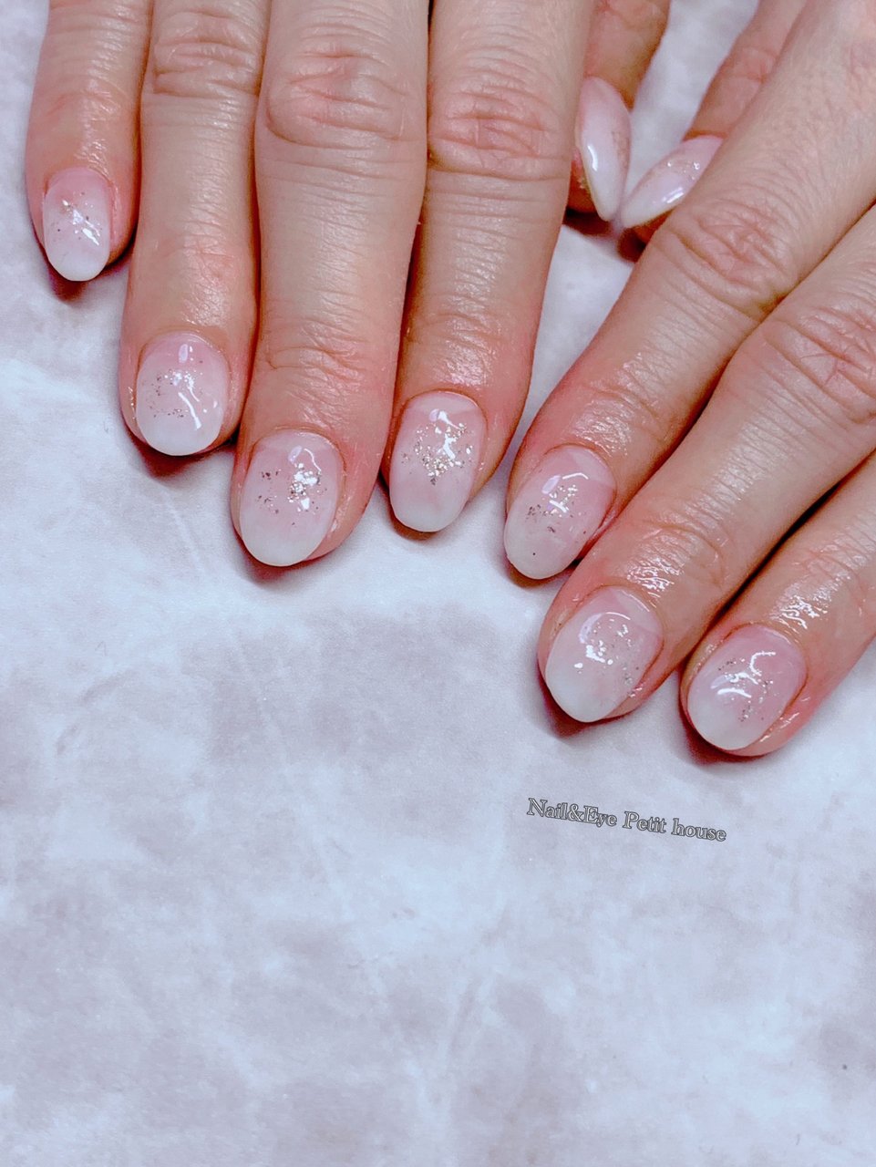 夏 ハンド シンプル グラデーション ラメ Nail Eye Petit Houseのネイルデザイン No ネイルブック